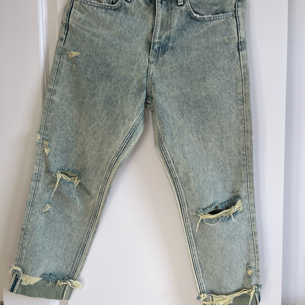 Zara Blue Relaxed Jeans with Distressed Details Vintage look and color